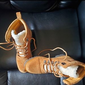 Lug sole Hiker boots